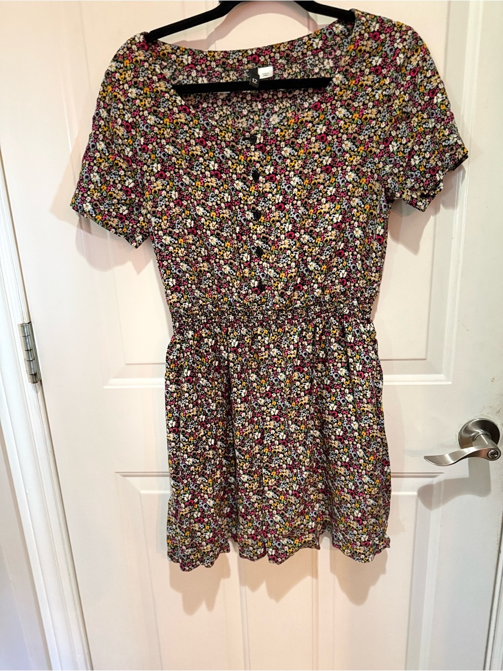 Floral Short Sleeve lightweight Mini Dress Size 12